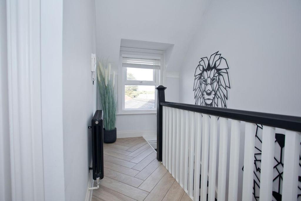 Ultra Stylish Apt Set In An Affluent Location Poole Ngoại thất bức ảnh