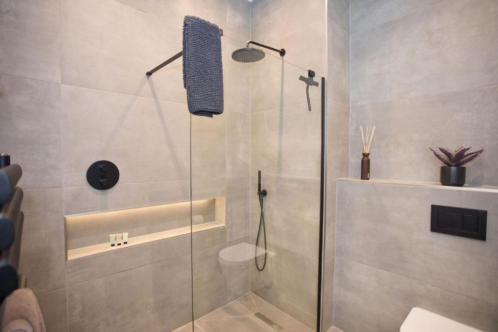 Ultra Stylish Apt Set In An Affluent Location Poole Ngoại thất bức ảnh